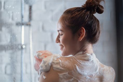 chicas en la ducha|1000+ Fotos de Mujer Ducha .